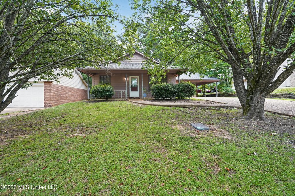 5638 Dogwood Trail, Jackson, MS 39212