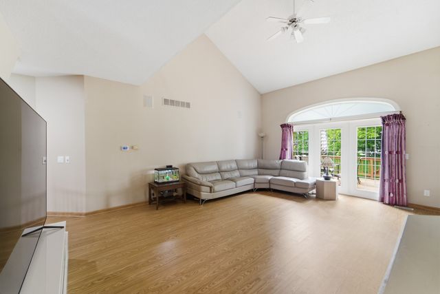 13556 VILLAGE Court, Clive, IA 50325