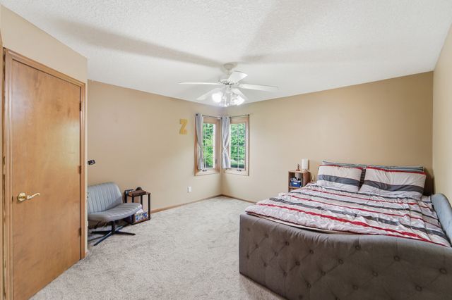 13556 VILLAGE Court, Clive, IA 50325