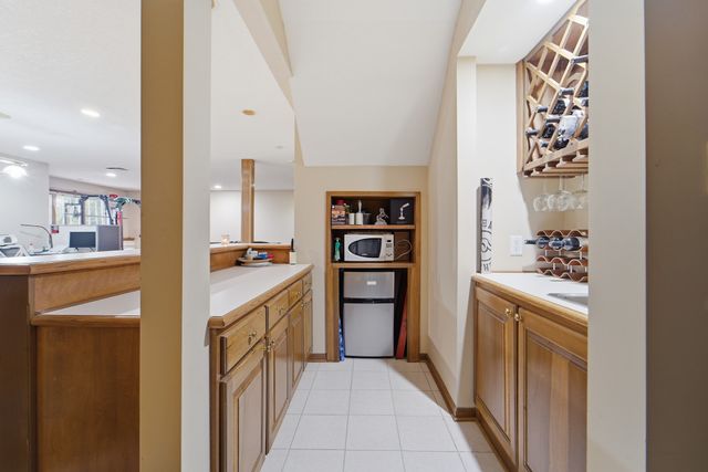 13556 VILLAGE Court, Clive, IA 50325