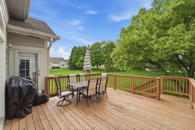 13556 VILLAGE Court, Clive, IA 50325