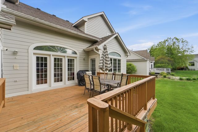 13556 VILLAGE Court, Clive, IA 50325
