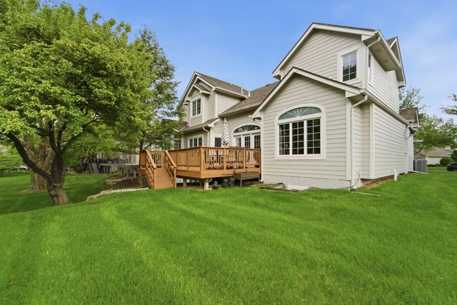 13556 VILLAGE Court, Clive, IA 50325