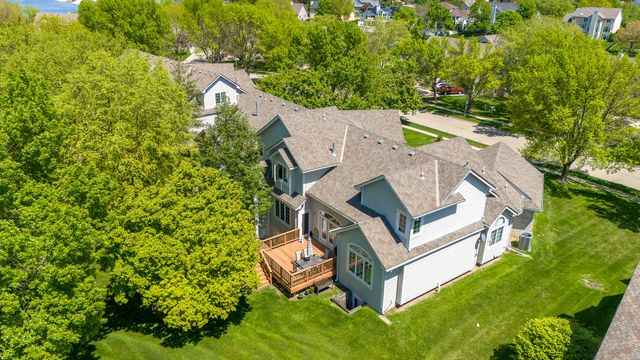 13556 VILLAGE Court, Clive, IA 50325