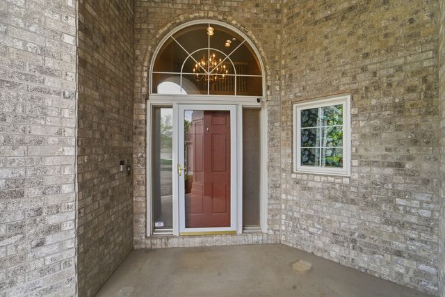 13556 VILLAGE Court, Clive, IA 50325