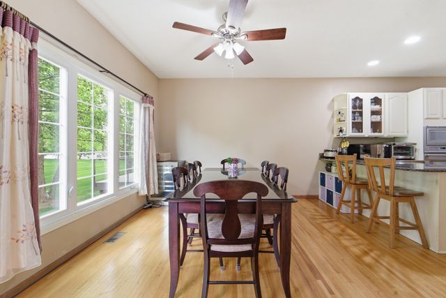 13556 VILLAGE Court, Clive, IA 50325