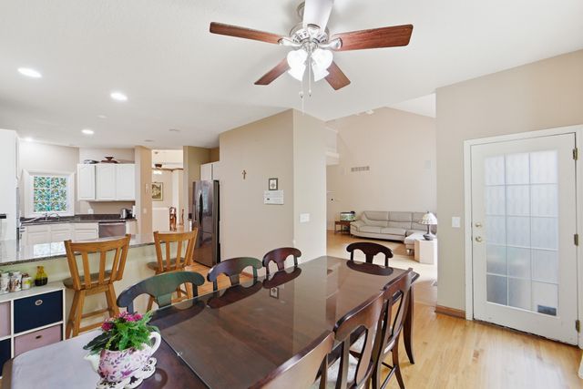 13556 VILLAGE Court, Clive, IA 50325