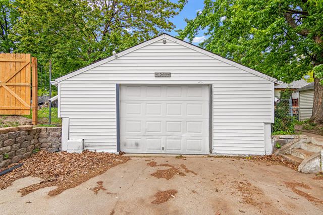 1700 Reaney Avenue, Saint Paul, MN 55106