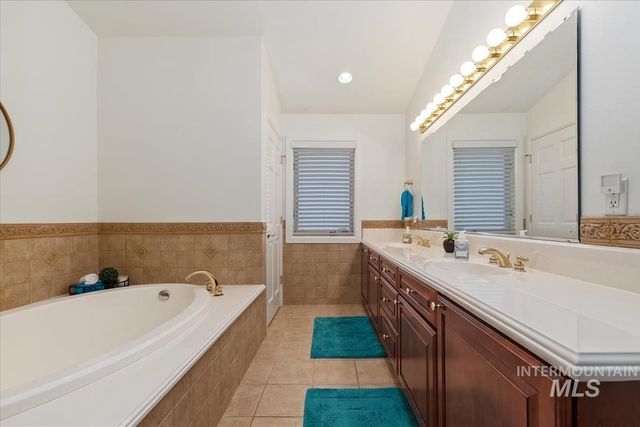 4609 N Mountain View Drive, Boise, ID 83704