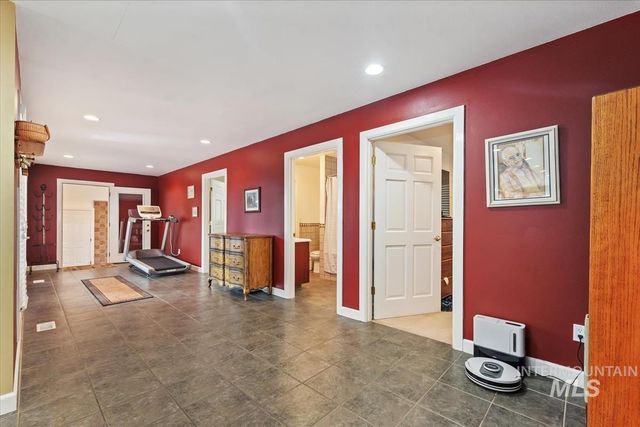 4609 N Mountain View Drive, Boise, ID 83704