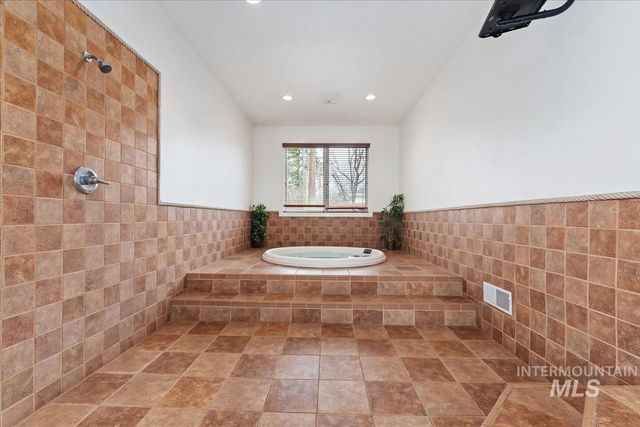 4609 N Mountain View Drive, Boise, ID 83704