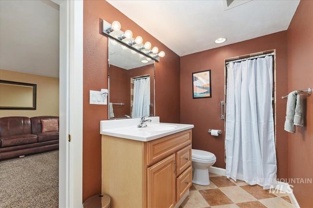 4609 N Mountain View Drive, Boise, ID 83704