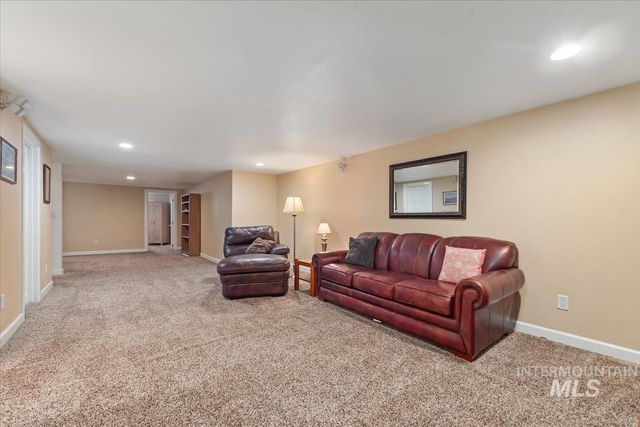 4609 N Mountain View Drive, Boise, ID 83704