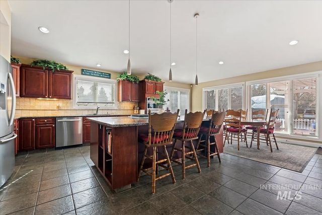 4609 N Mountain View Drive, Boise, ID 83704