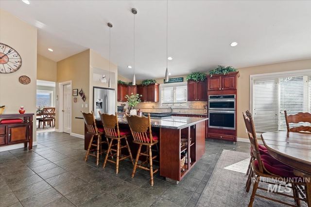 4609 N Mountain View Drive, Boise, ID 83704