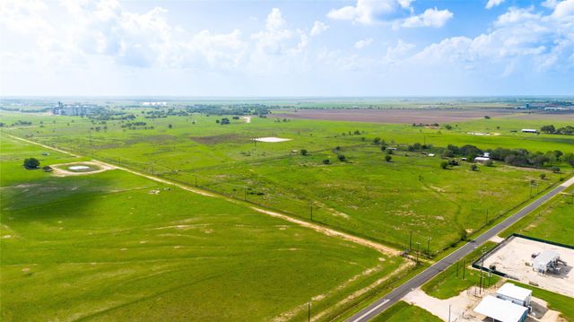 00 Cr 307, Louise, TX 77437