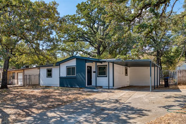 6416 Ava Court Drive, Fort Worth, TX 76112