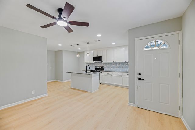 6416 Ava Court Drive, Fort Worth, TX 76112
