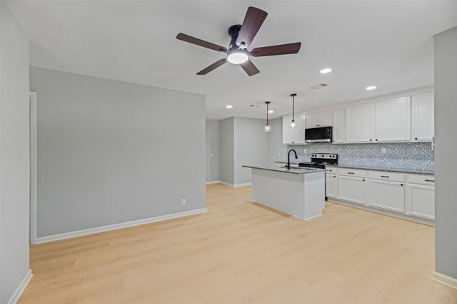 6416 Ava Court Drive, Fort Worth, TX 76112