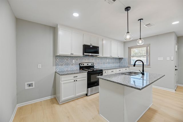 6416 Ava Court Drive, Fort Worth, TX 76112