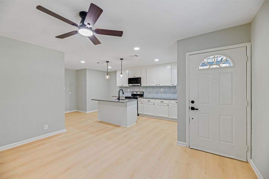 6416 Ava Court Drive, Fort Worth, TX 76112 — photo 4