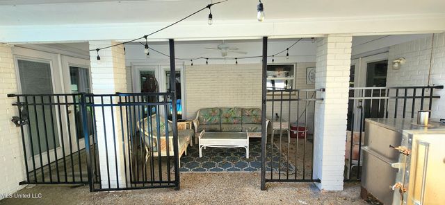 2100 Lafitte Street, Ocean Springs, MS 39564