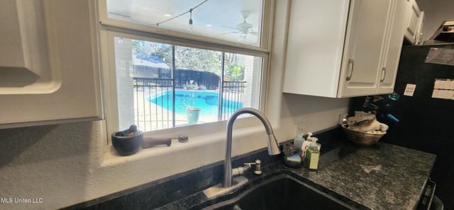 2100 Lafitte Street, Ocean Springs, MS 39564