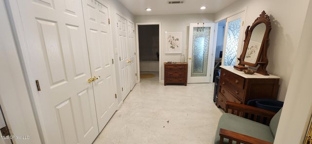 2100 Lafitte Street, Ocean Springs, MS 39564