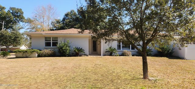 2100 Lafitte Street, Ocean Springs, MS 39564