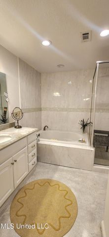 2100 Lafitte Street, Ocean Springs, MS 39564