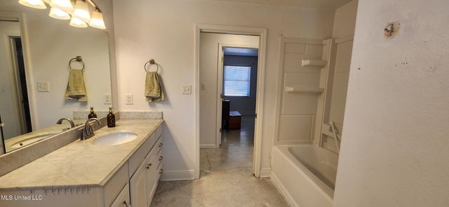 2100 Lafitte Street, Ocean Springs, MS 39564