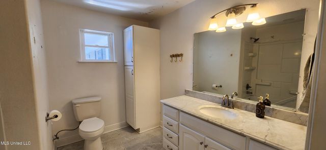 2100 Lafitte Street, Ocean Springs, MS 39564