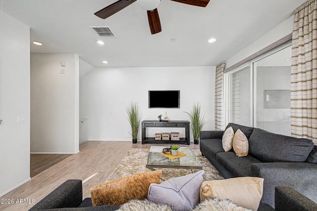 1250 N Abbey Lane Unit 209, Chandler, AZ 85225