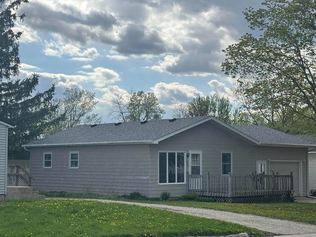 1908 Owen St., Charles City, IA 50616