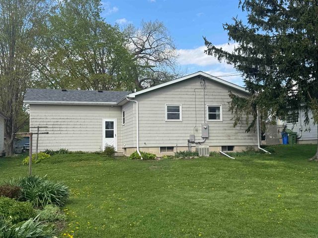 1908 Owen St., Charles City, IA 50616