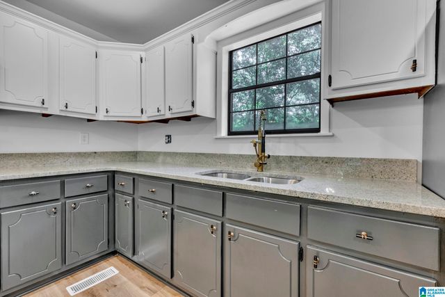 855 VALLEY TRAIL, Warrior, AL 35180