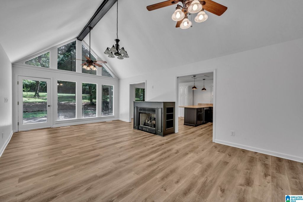 855 VALLEY TRAIL, Warrior, AL 35180