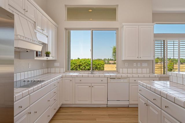 714 Canyon Oak Ln, Lincoln, CA 95648