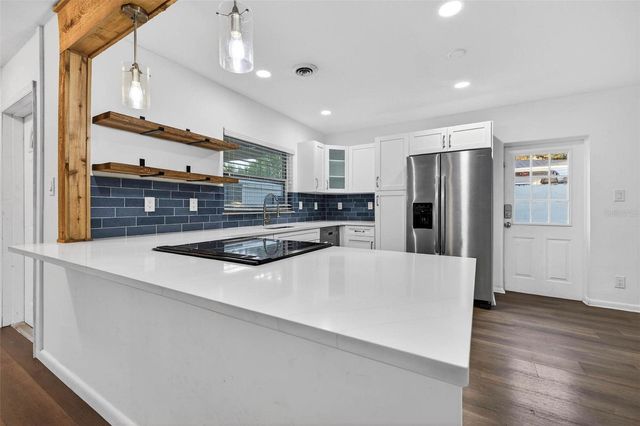 210 N GLEN AVENUE, Tampa, FL 33609