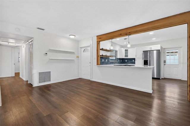 210 N GLEN AVENUE, Tampa, FL 33609