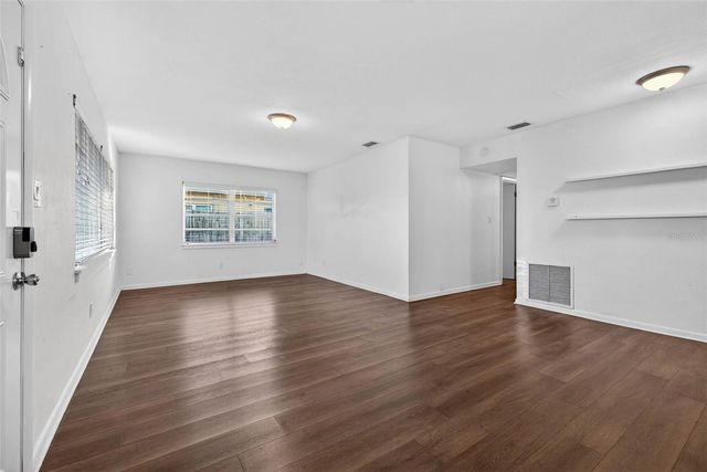 210 N GLEN AVENUE, Tampa, FL 33609