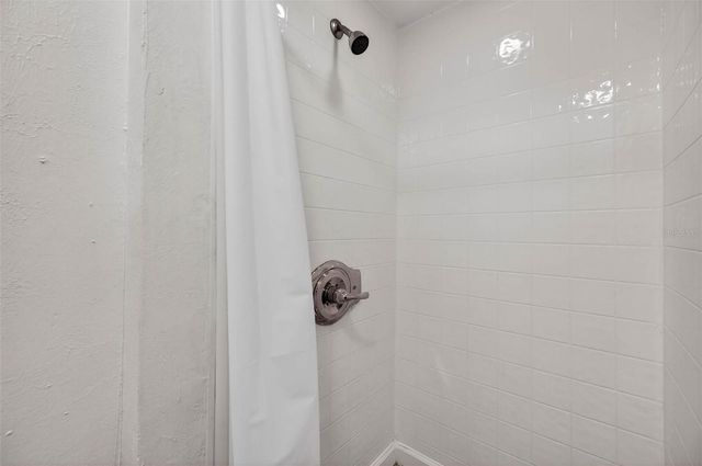 210 N GLEN AVENUE, Tampa, FL 33609