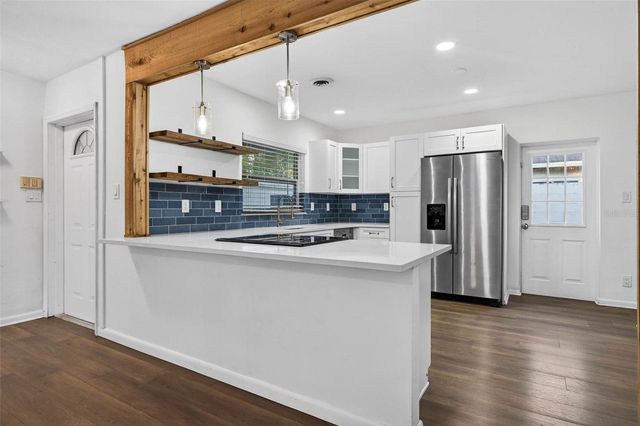 210 N GLEN AVENUE, Tampa, FL 33609