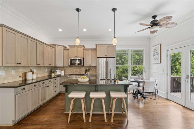 2129 Oakview Road SE, Atlanta, GA 30317