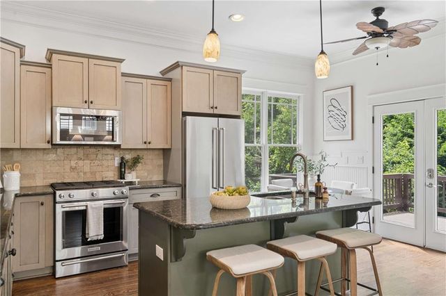 2129 Oakview Road SE, Atlanta, GA 30317