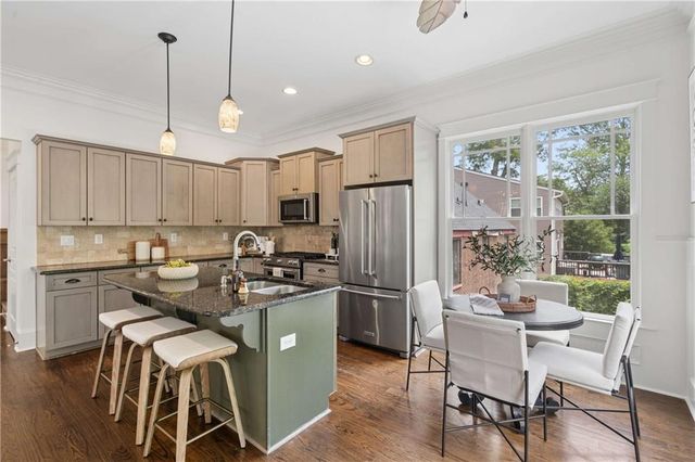 2129 Oakview Road SE, Atlanta, GA 30317