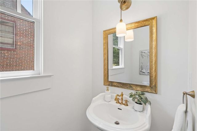 2129 Oakview Road SE, Atlanta, GA 30317