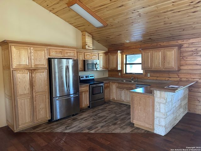 4500 Hickory Forrest, Seguin, TX 78155