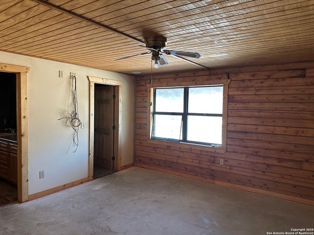 4500 Hickory Forrest, Seguin, TX 78155