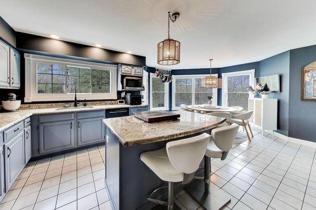 1203 MACINTOSH Drive, Wauconda, IL 60084